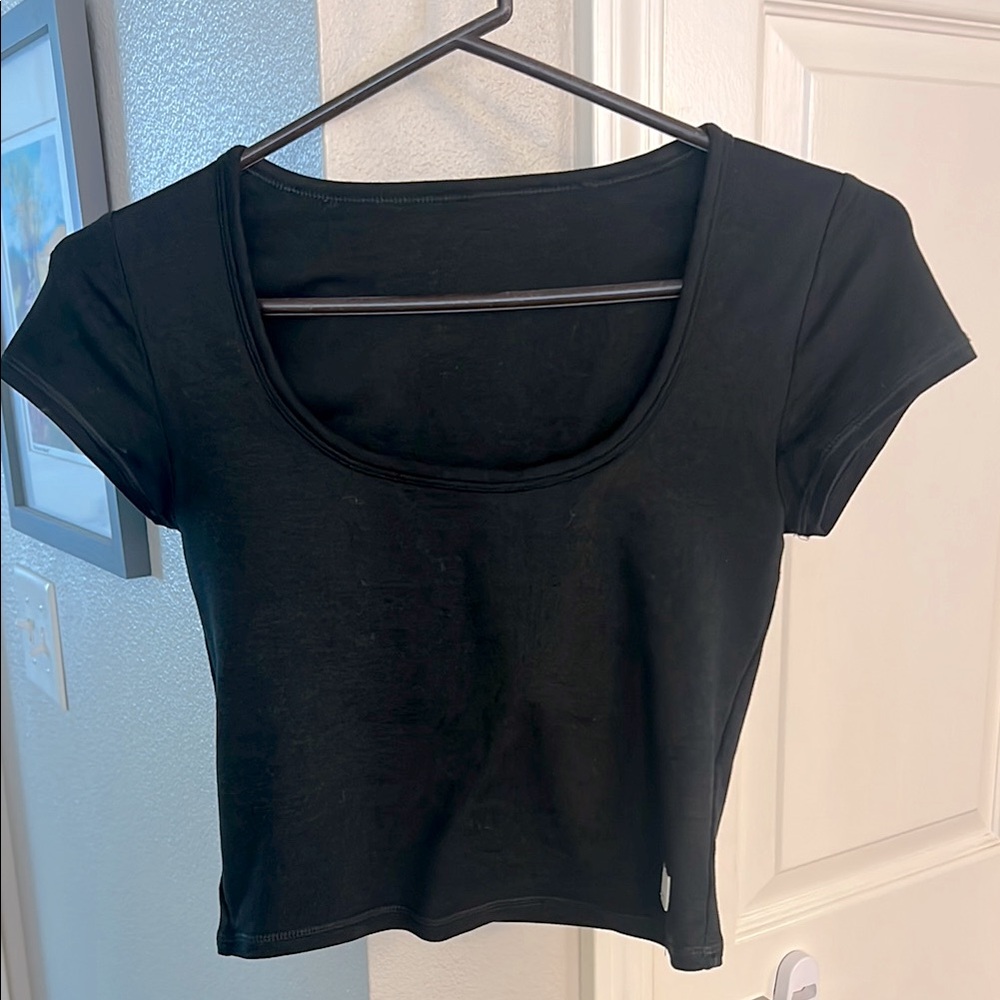 Vuori short sleeve halo crop